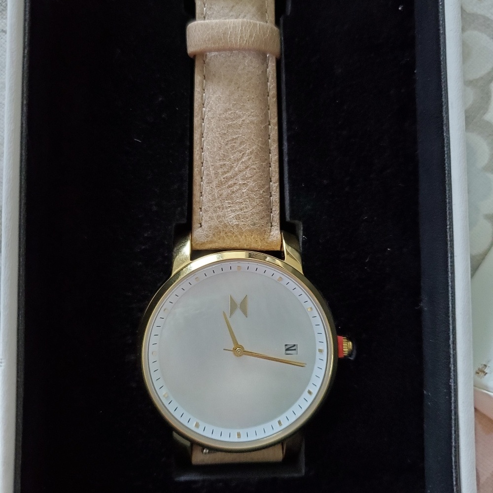 MVMT Women's watch